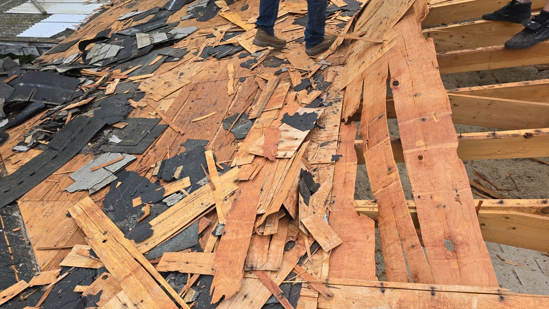 Gallery photos for Roof Overhaul in Necedah WI with Charcoal Black Shingles: Image #3