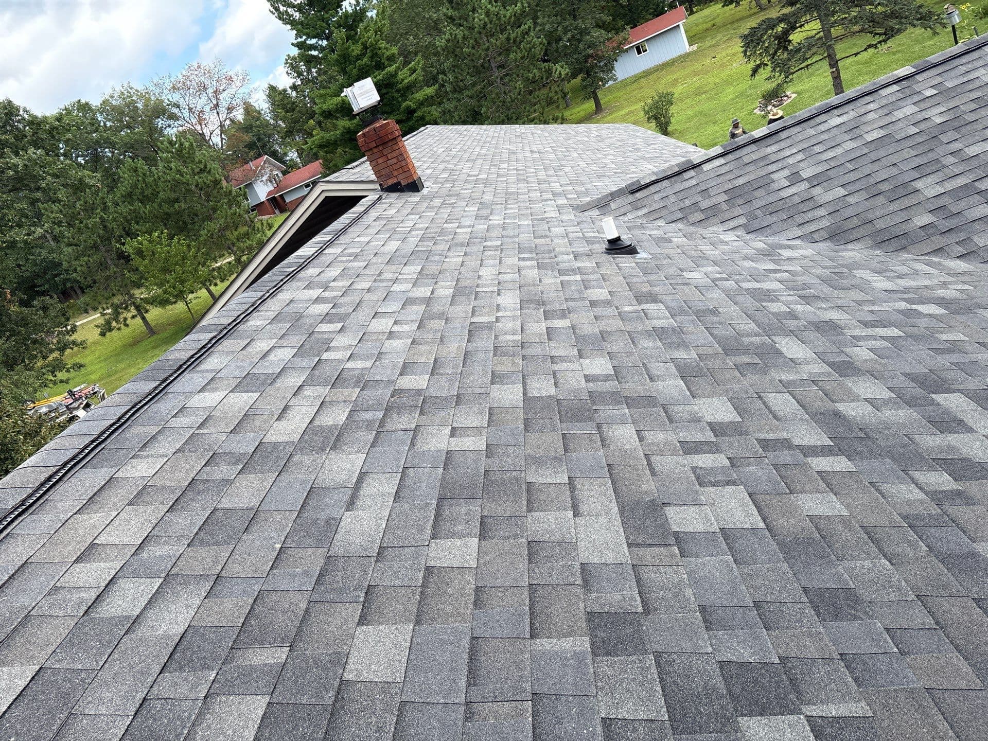 Storm Grey Elegance with Malarkey Highlander Shingles image