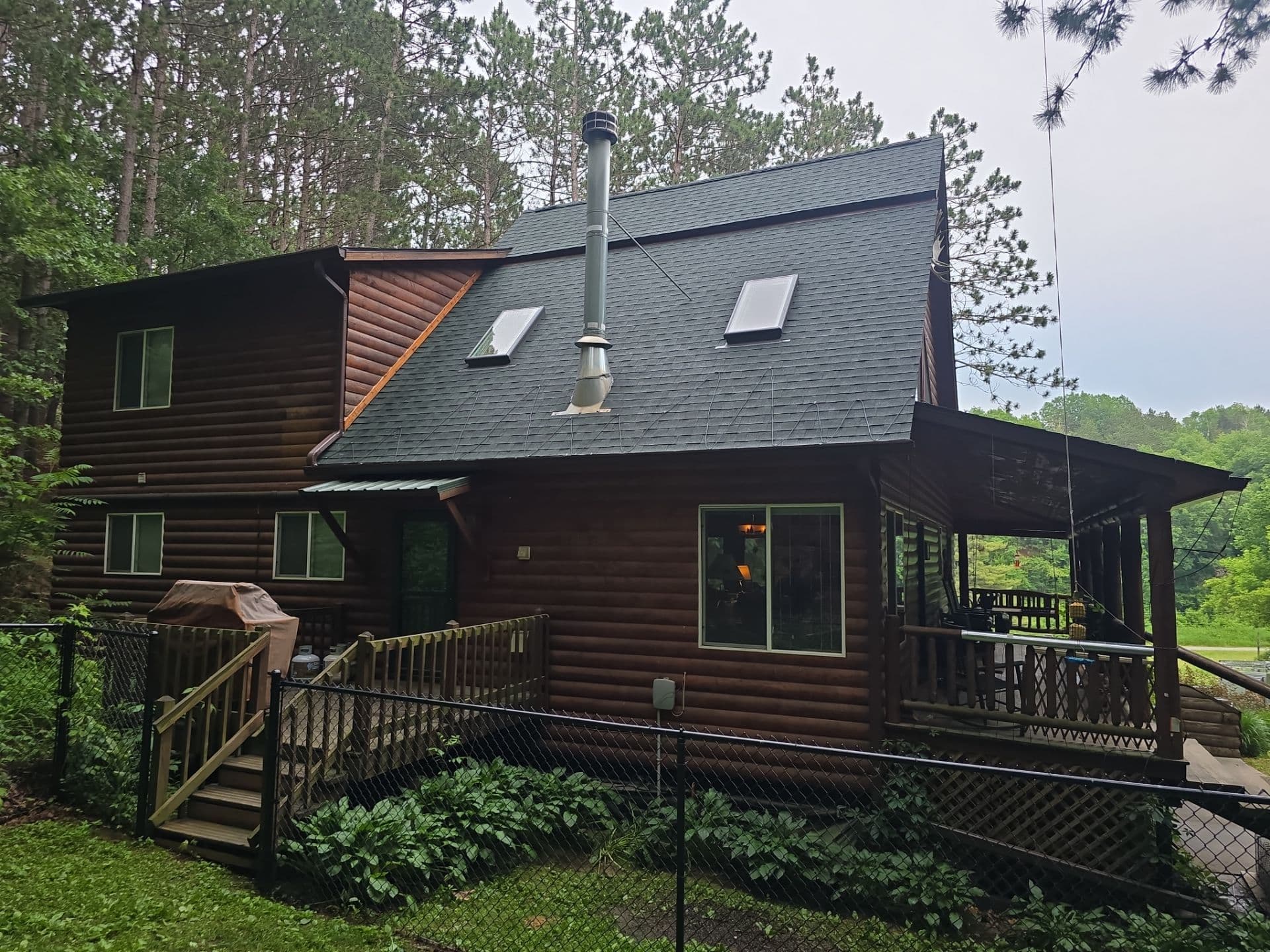 Gallery photos for Log Cabin Roof Revamp with Hunter Green Shingles: Image #3
