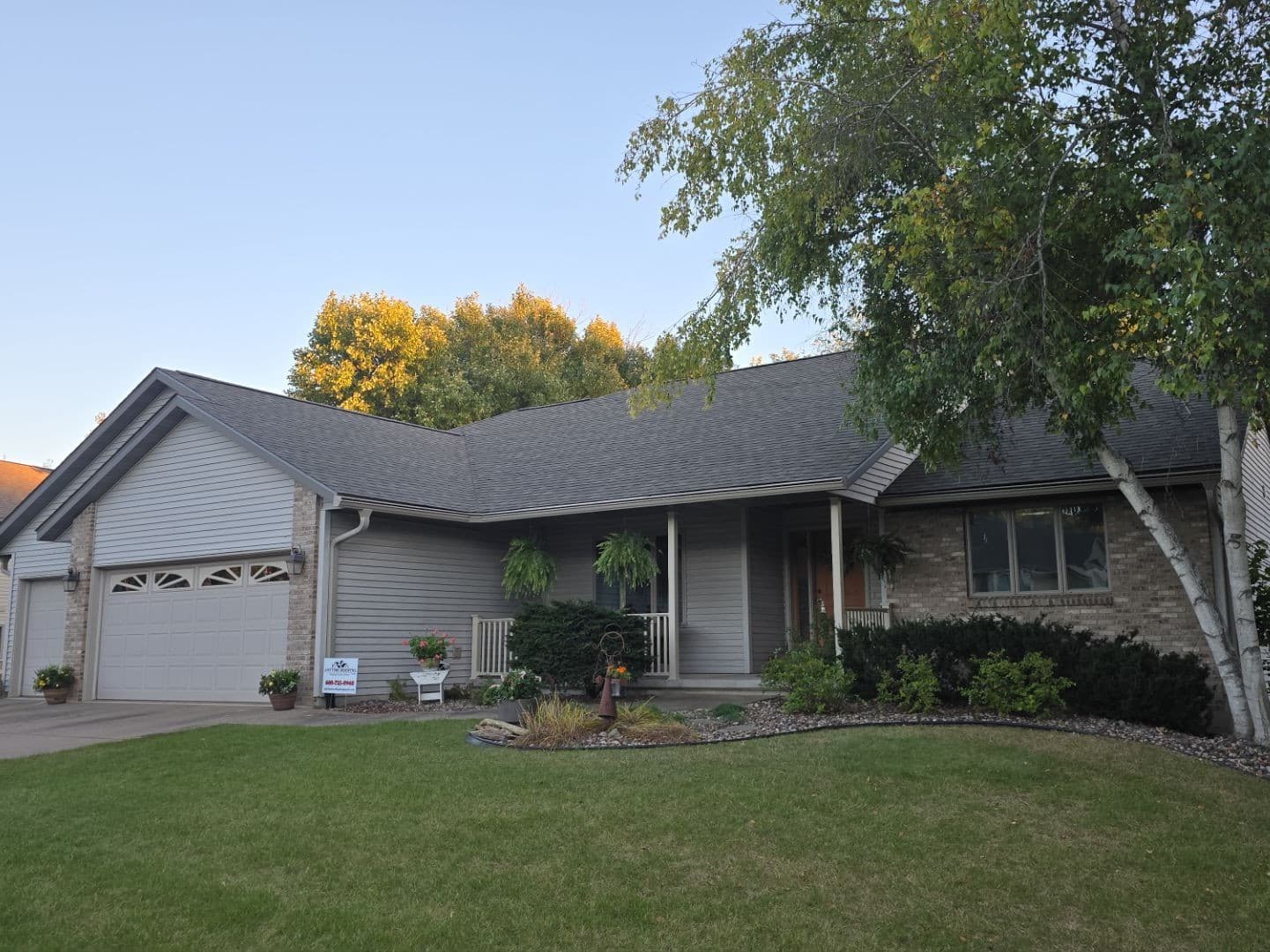 One-Day Roof Replacement in Onalaska WI with Atlas Pinnacle Shingles image