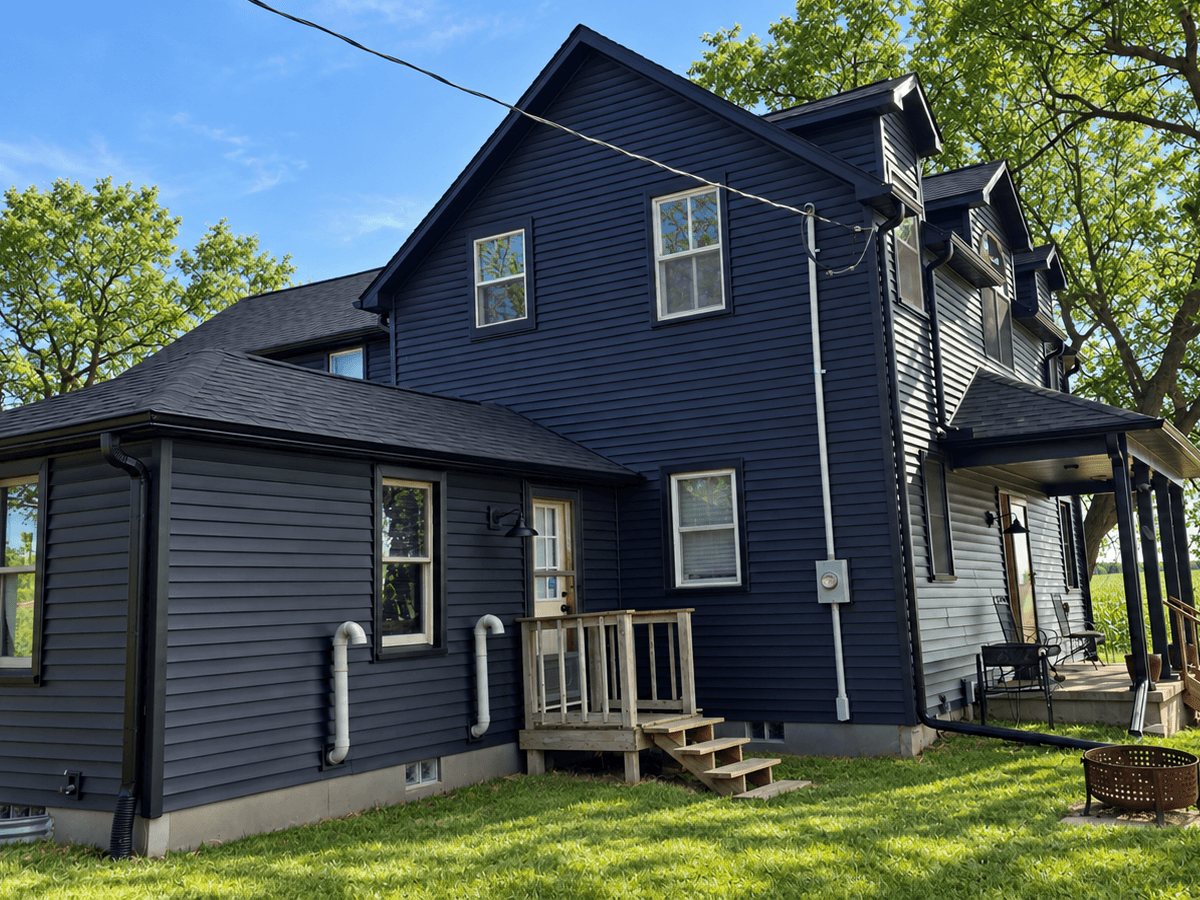 Gallery photos for New Roof and Siding on a Potosi Wisconsin Property: Image #2
